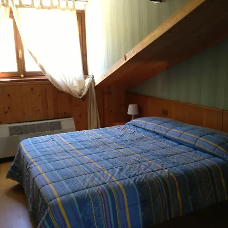 Della Luna 2* Torino