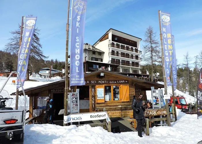Della Luna Hotel