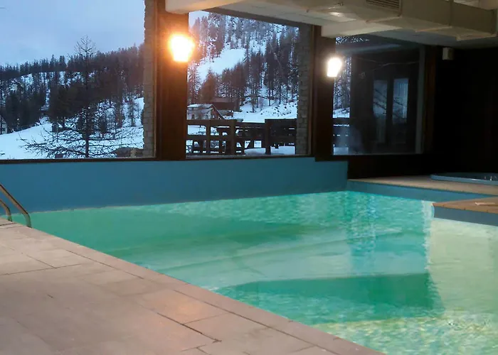 Della Luna Hotel 2*
