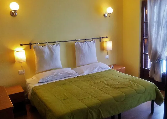 Della Luna Hotel 2*