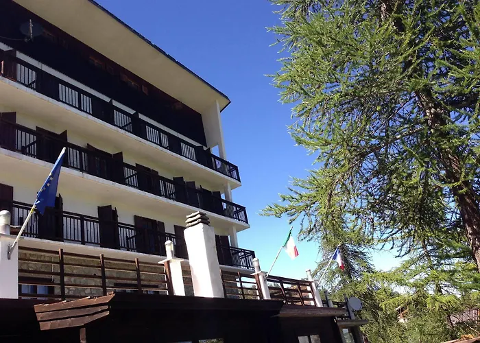 Della Luna Hotel 2*