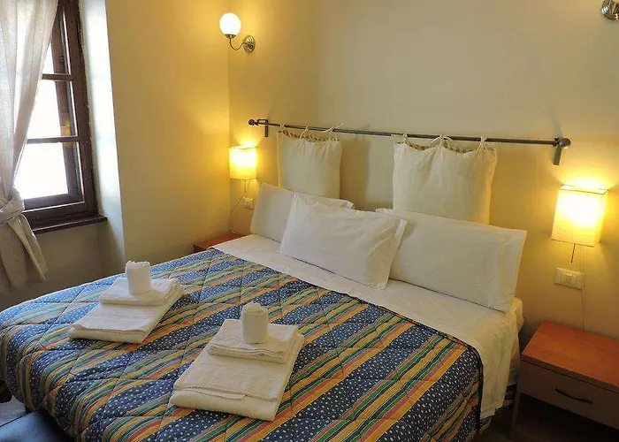 Della Luna Hotel 2*